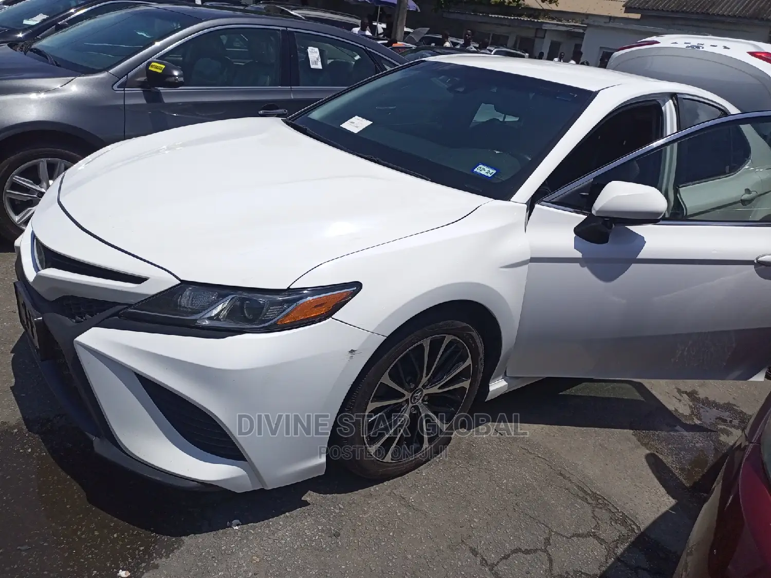 Toyota Camry XSE (2.5L 4cyl 8A) 2019 White