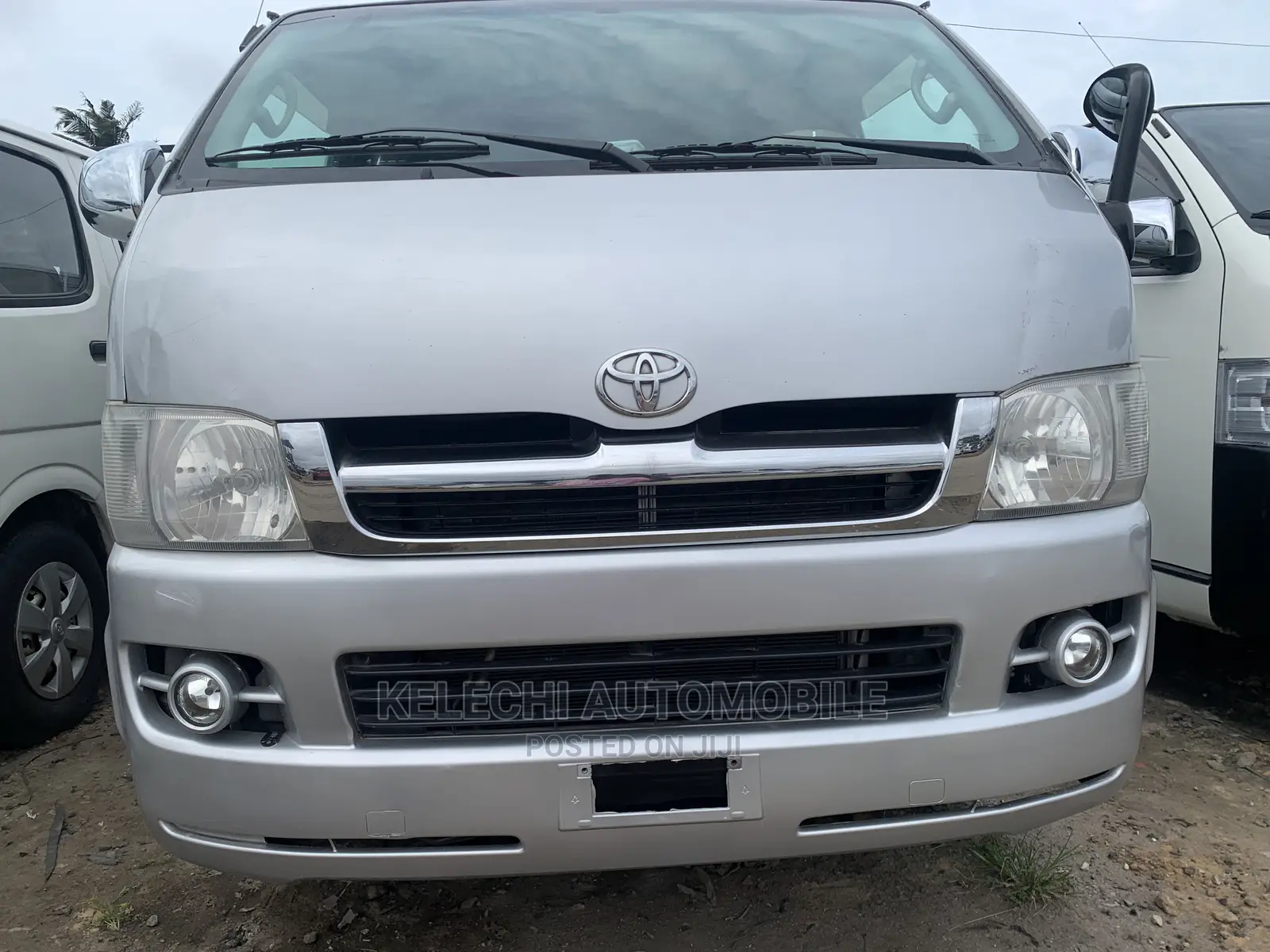 Toyota HiAce 2013 Silver