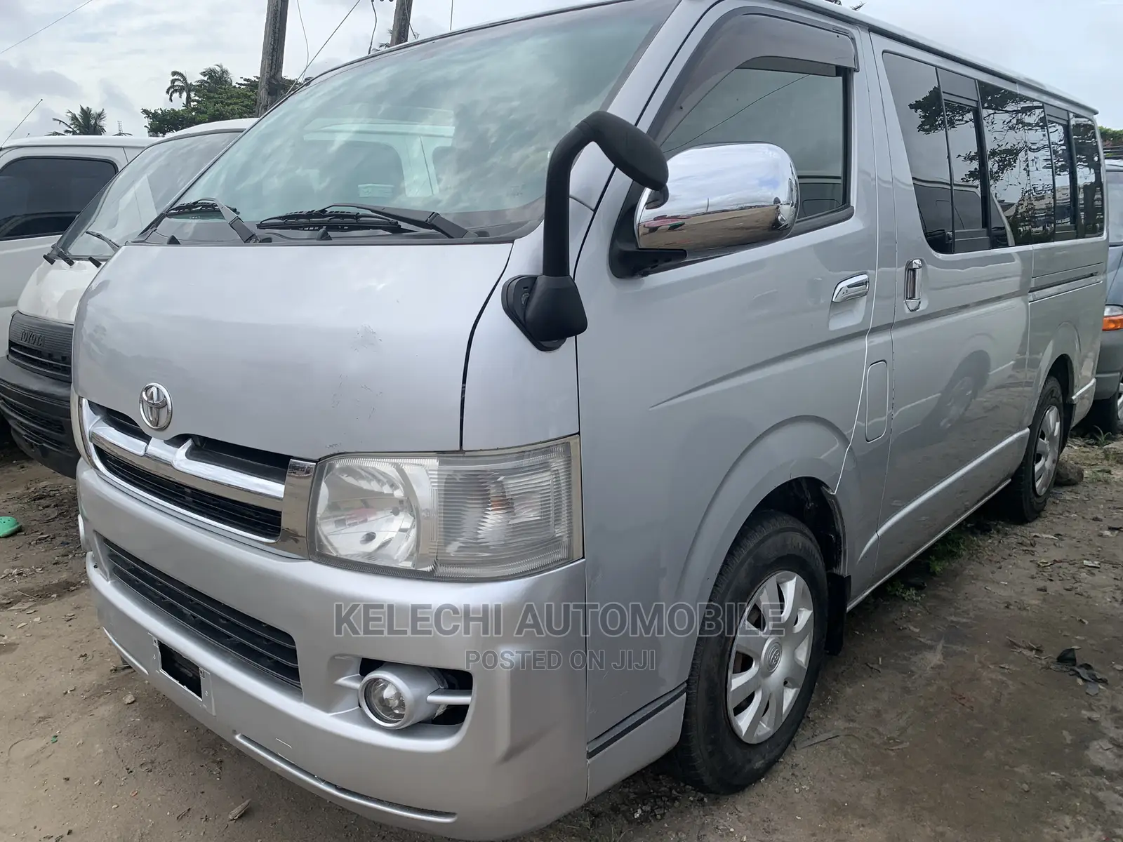 Toyota HiAce 2013 Silver