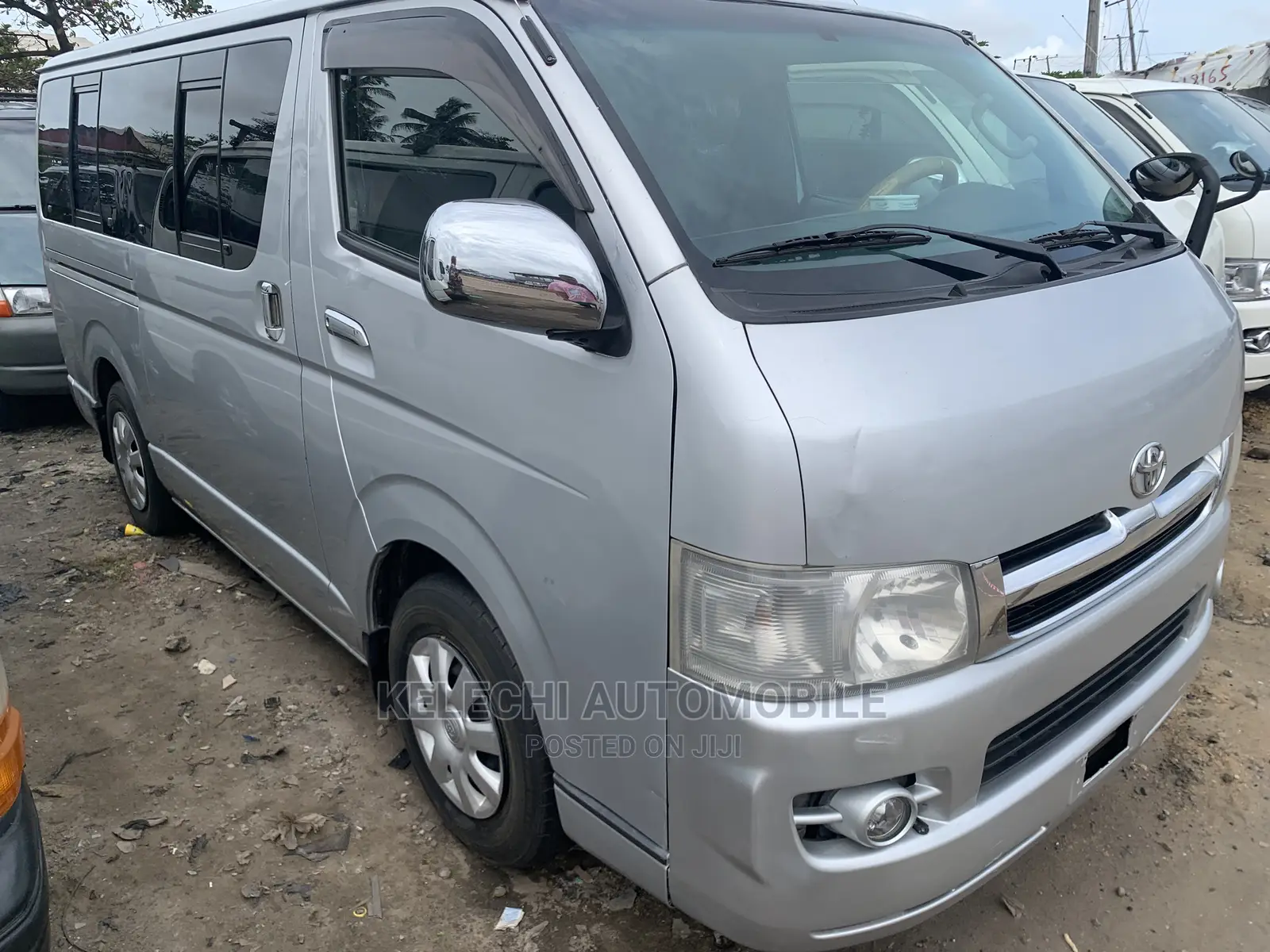 Toyota HiAce 2013 Silver