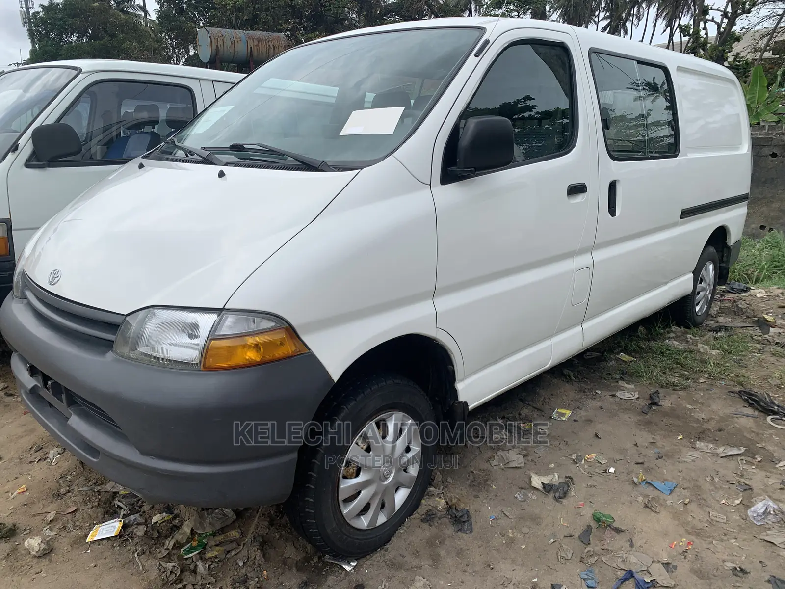 Toyota HiAce 2001 White