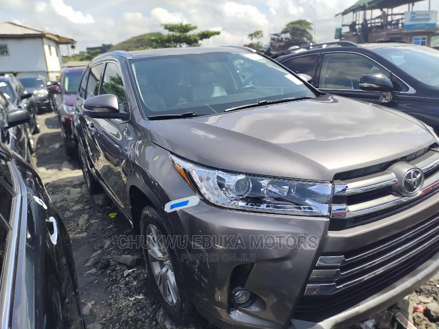 Toyota Highlander XLE 4x4 V6 (3.5L 6cyl 8A) 2017 Gray