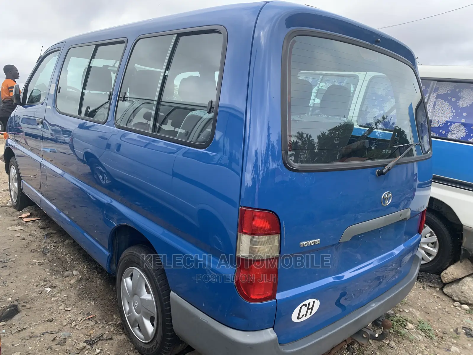 Toyota HiAce 2001 Blue