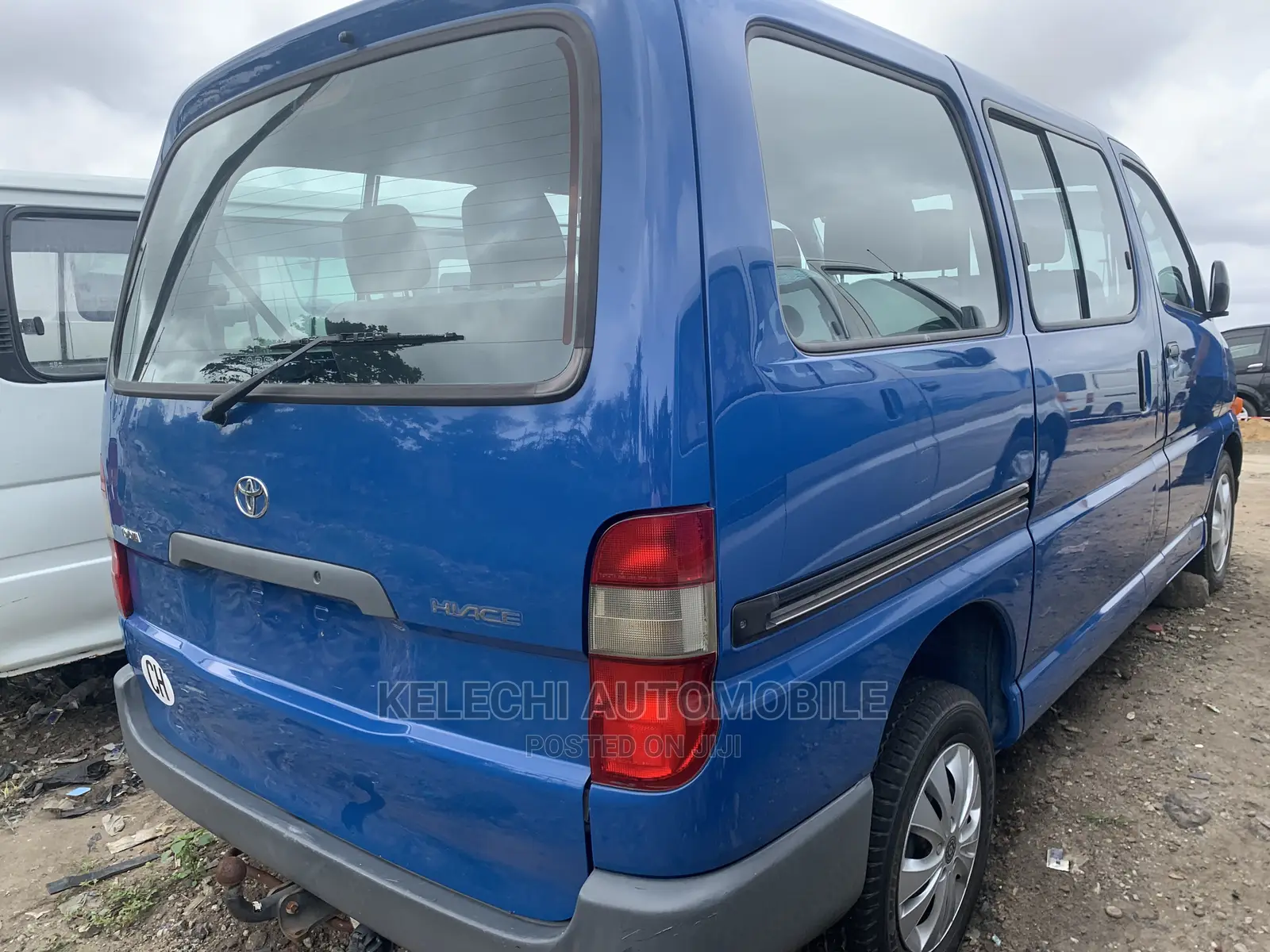 Toyota HiAce 2001 Blue
