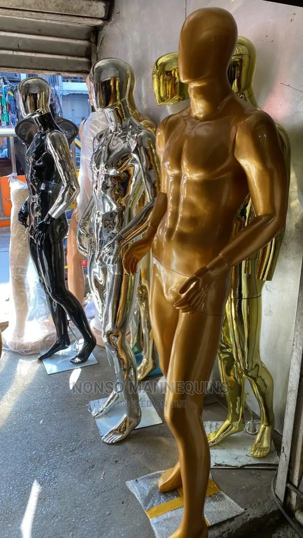 Fibre Huge Mannequins