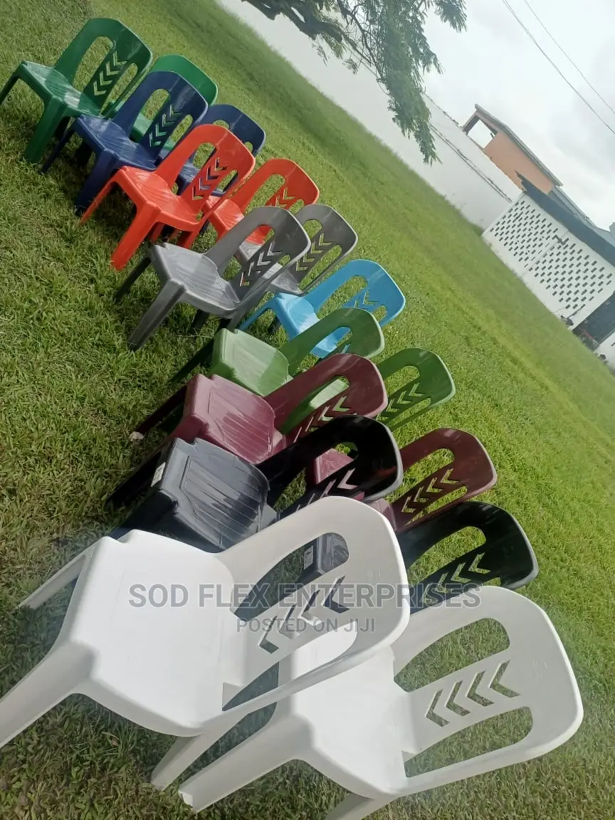 Agiville Plastic Chair