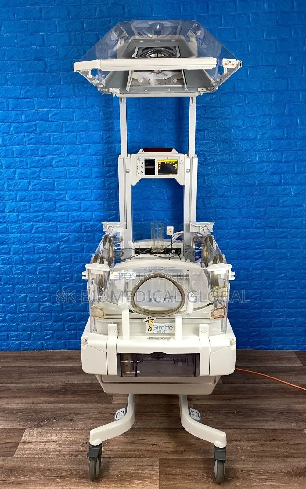 GE Giraffe Omnibed Infant Incubator