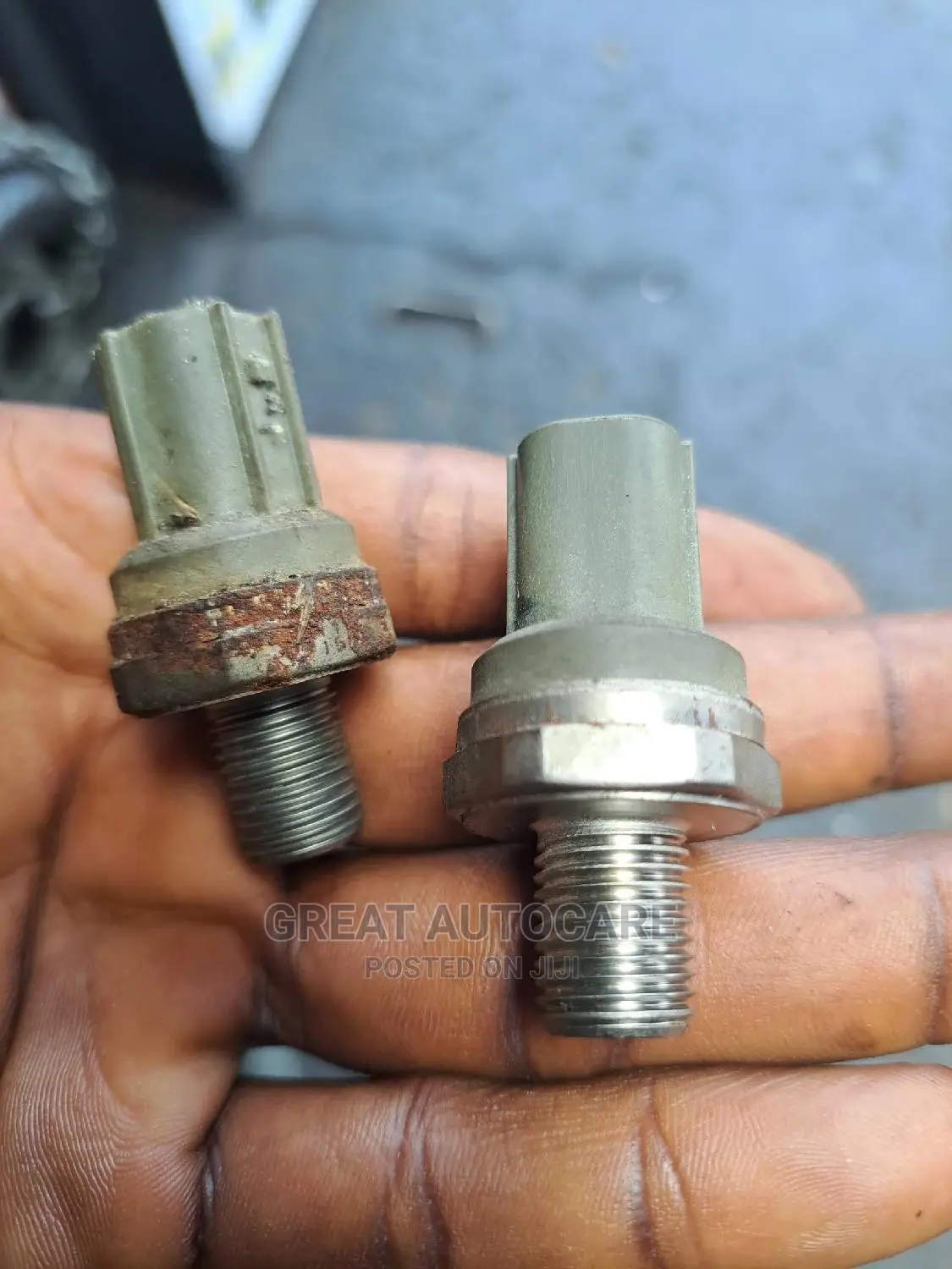 Knock Sensor for Honda and Acura V6 or 4-Cylinder Engines