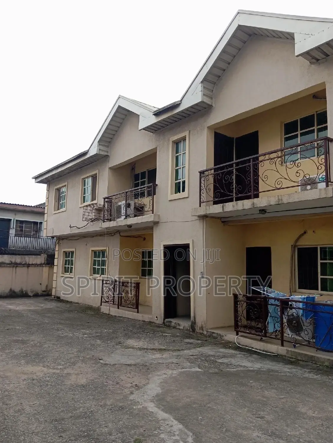 3bdrm Apartment in Magodo for rent