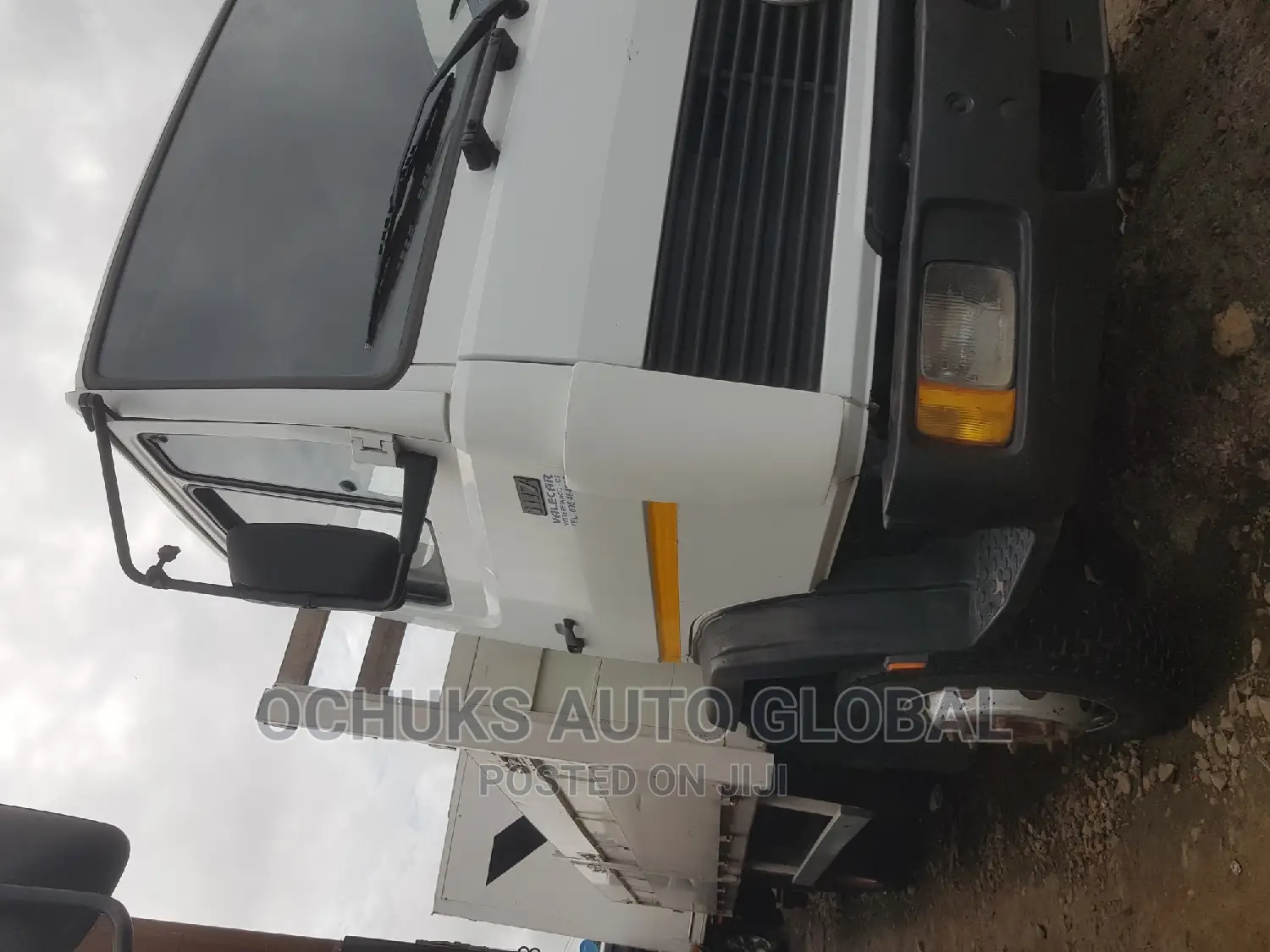 M/Benz 1117 Model 8bolits Pick Up Van