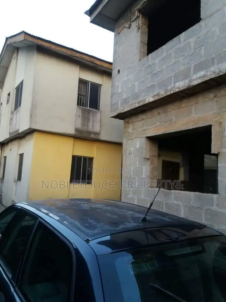 3bdrm Block of Flats in Lasu Igando Road, Iseri Olofin for sale