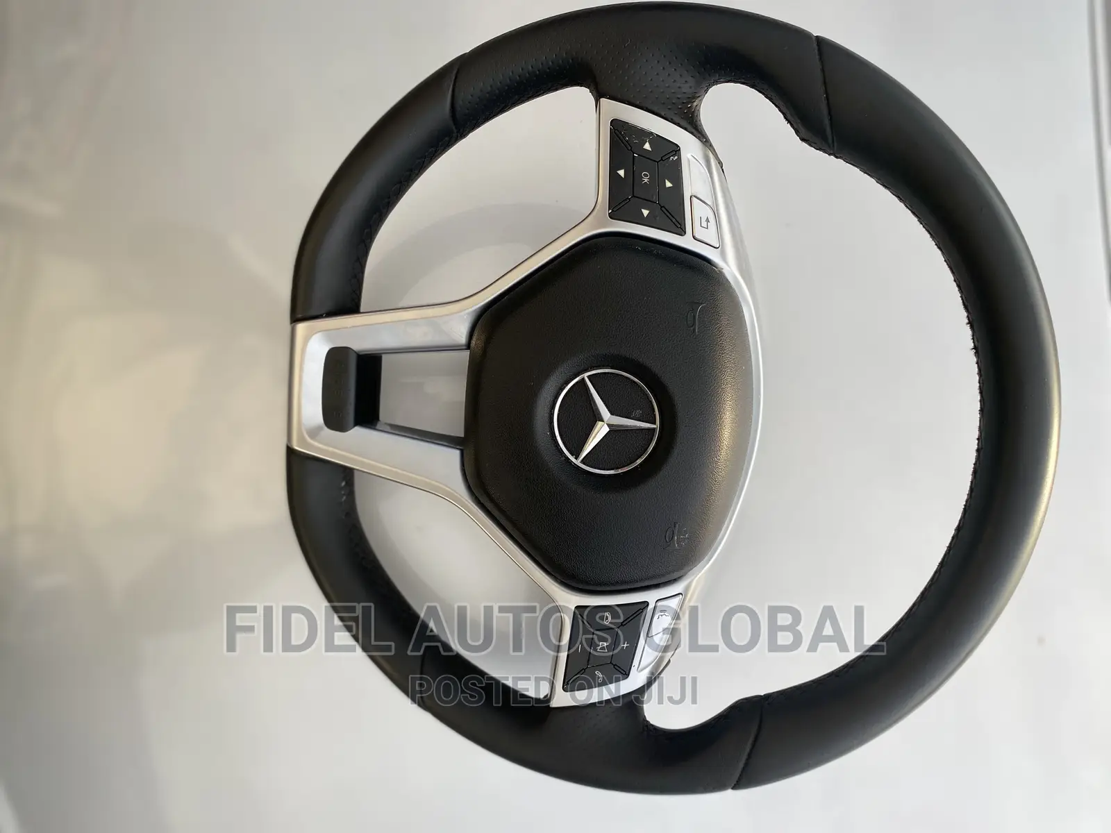 Mercedes-Benz E350 / Glk350 / C300 Steering Wheel