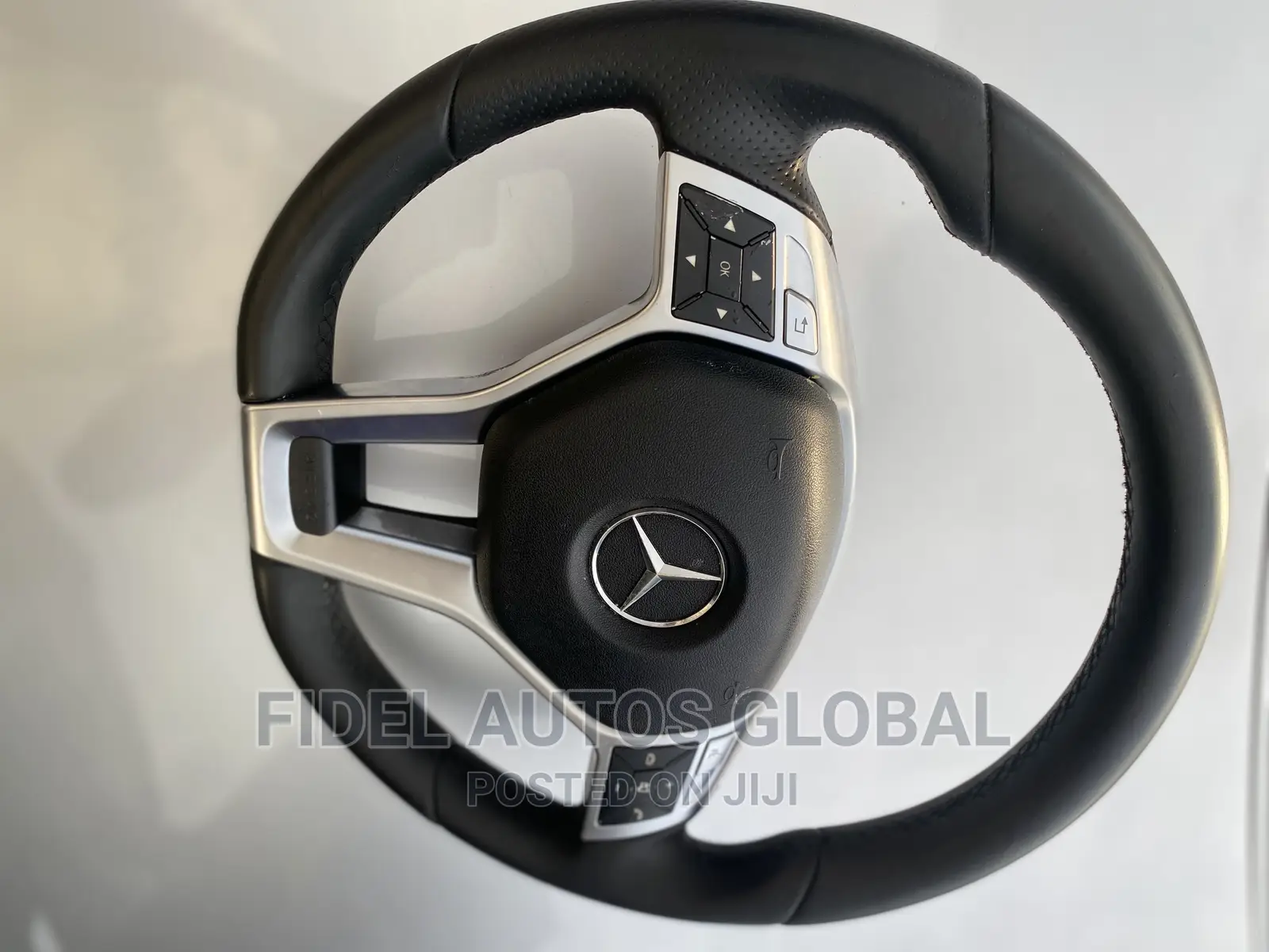 Mercedes-Benz E350 / Glk350 / C300 Steering Wheel