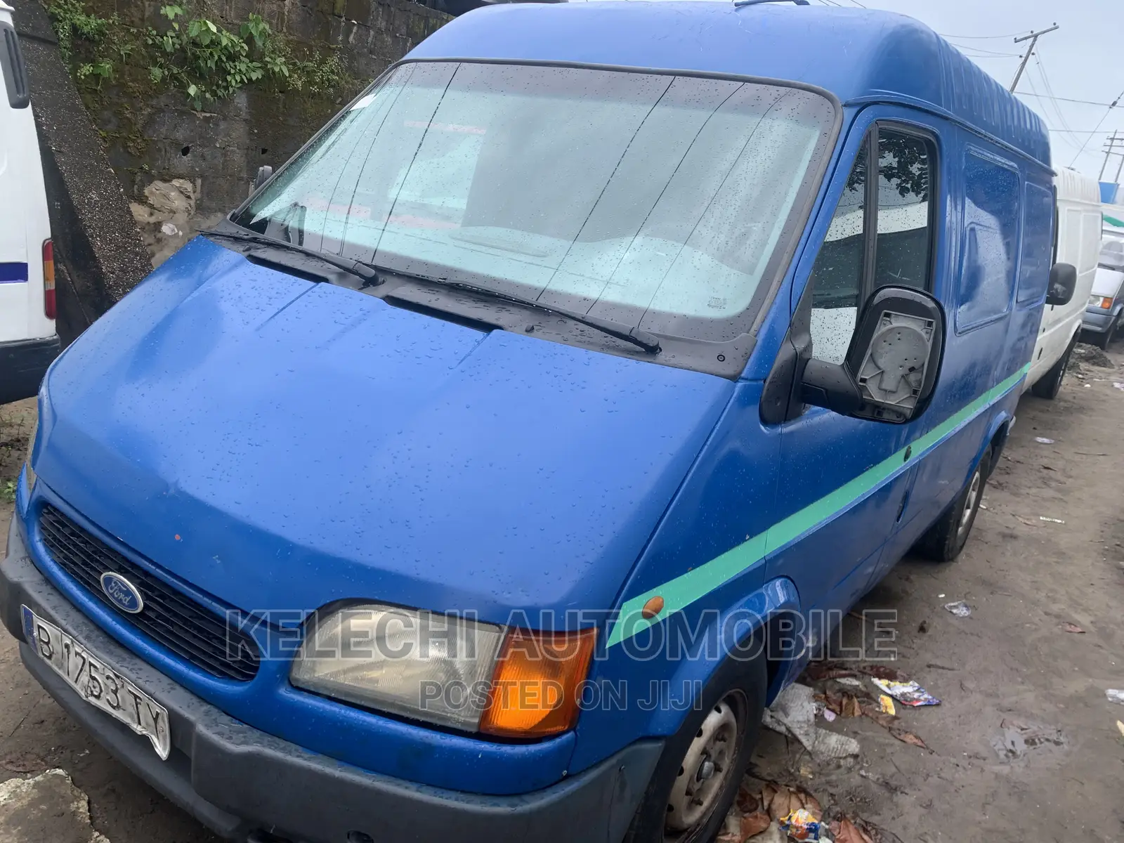 Ford Transit 2000 Blue