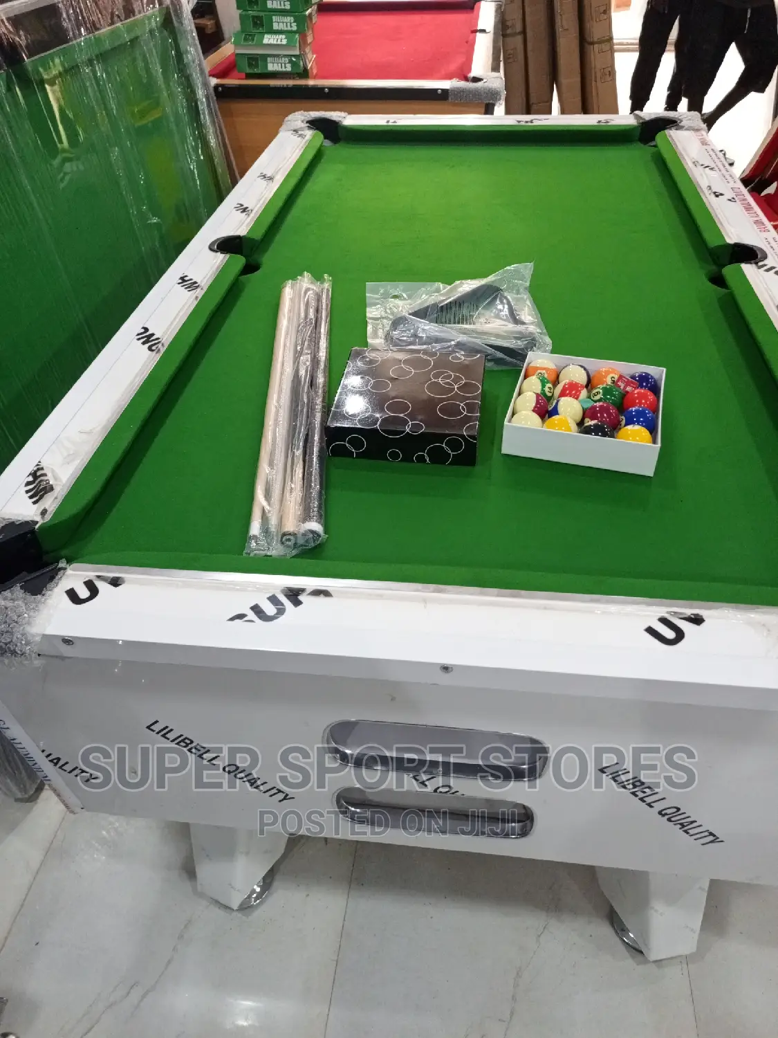 Marble and Coin Snooker With Accessories