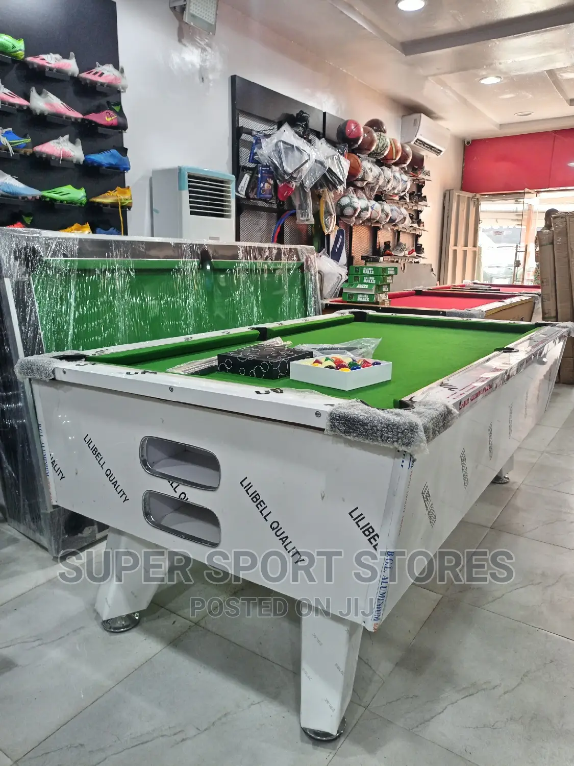 Marble and Coin Snooker With Accessories