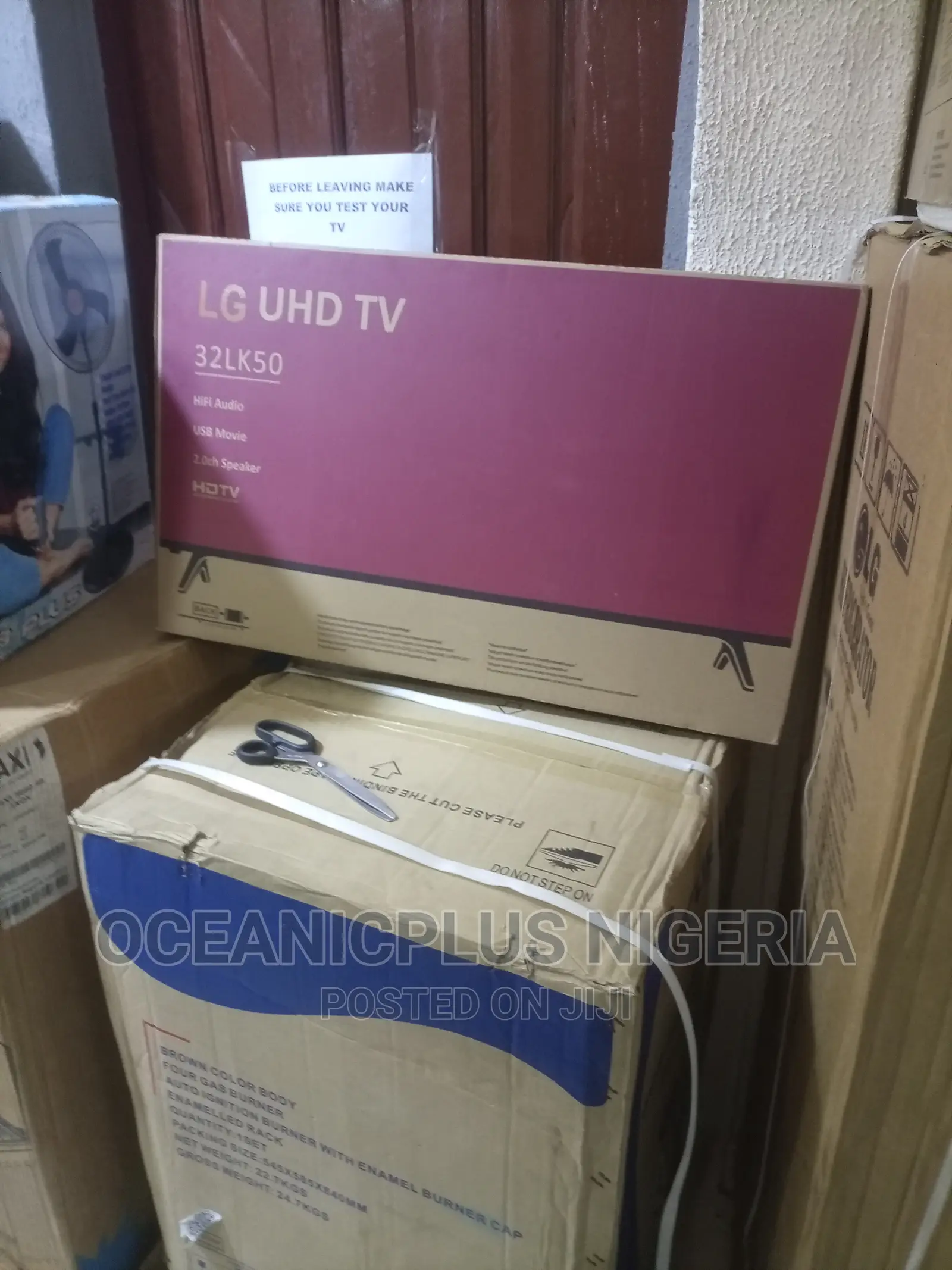 Durable LG 32 Inches Framed Uhd TV