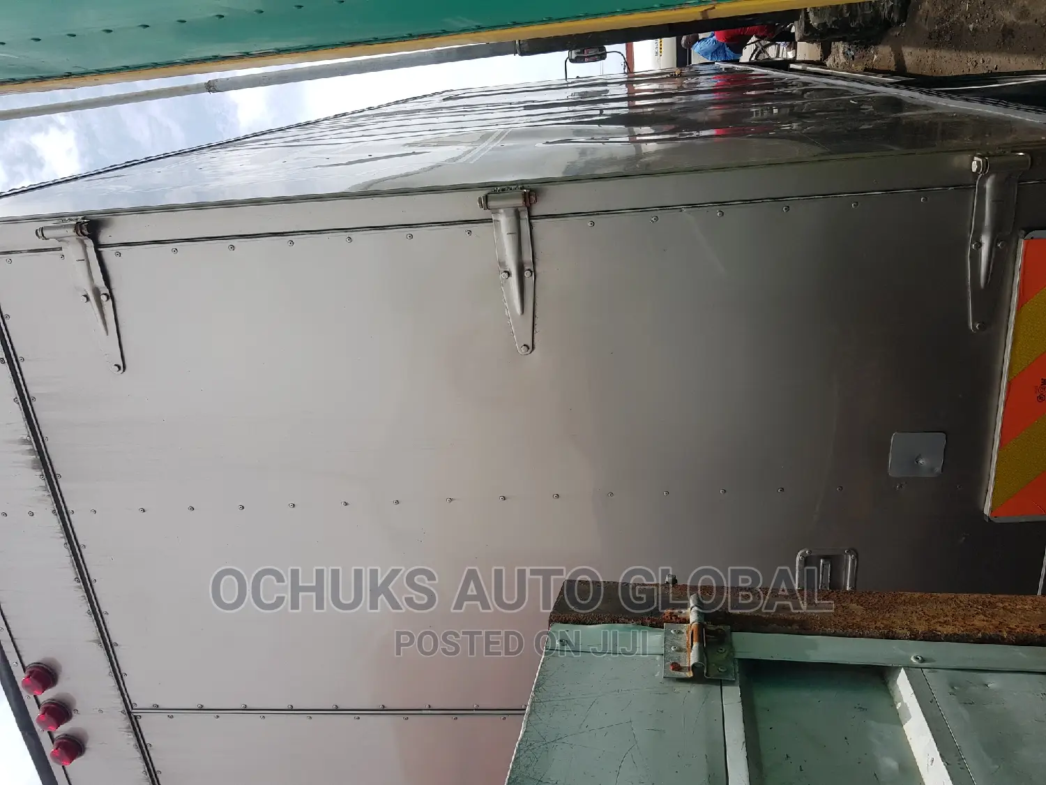 M/Benz Truck Container Body 1625 10bolits