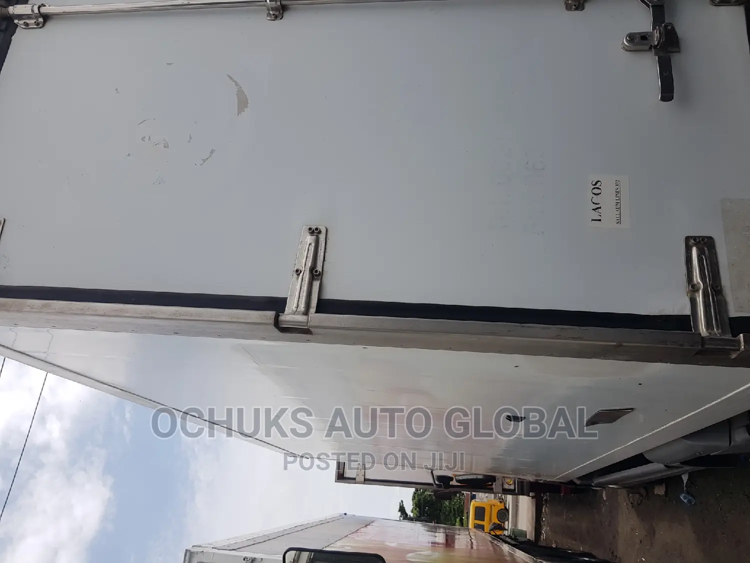 M/Benz Cooling Van 815 Model 6bolit 6tyers