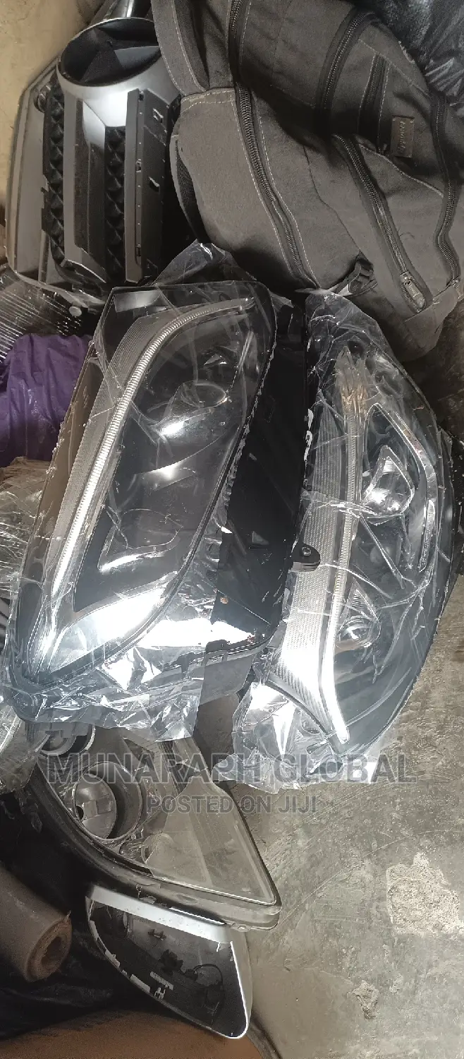 2018 Mercedes Benz GLC 350 Charger Headlight Set.