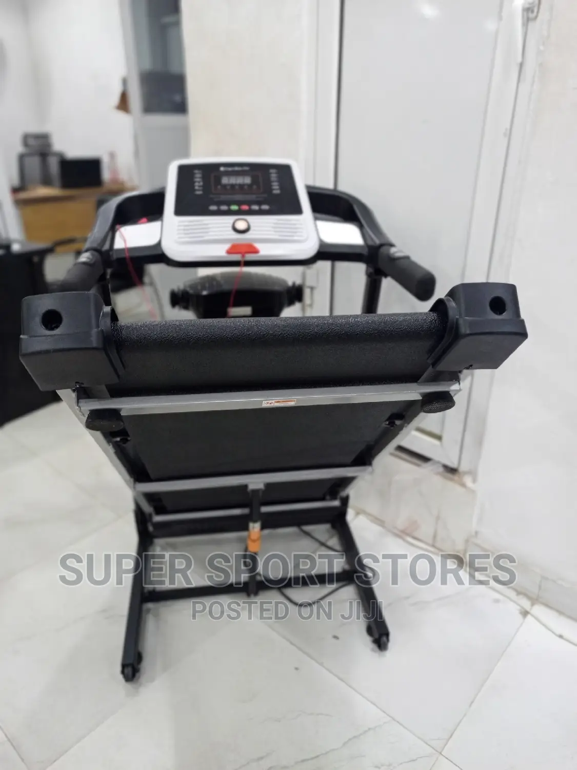 Supermax 2.5hp Treadmill