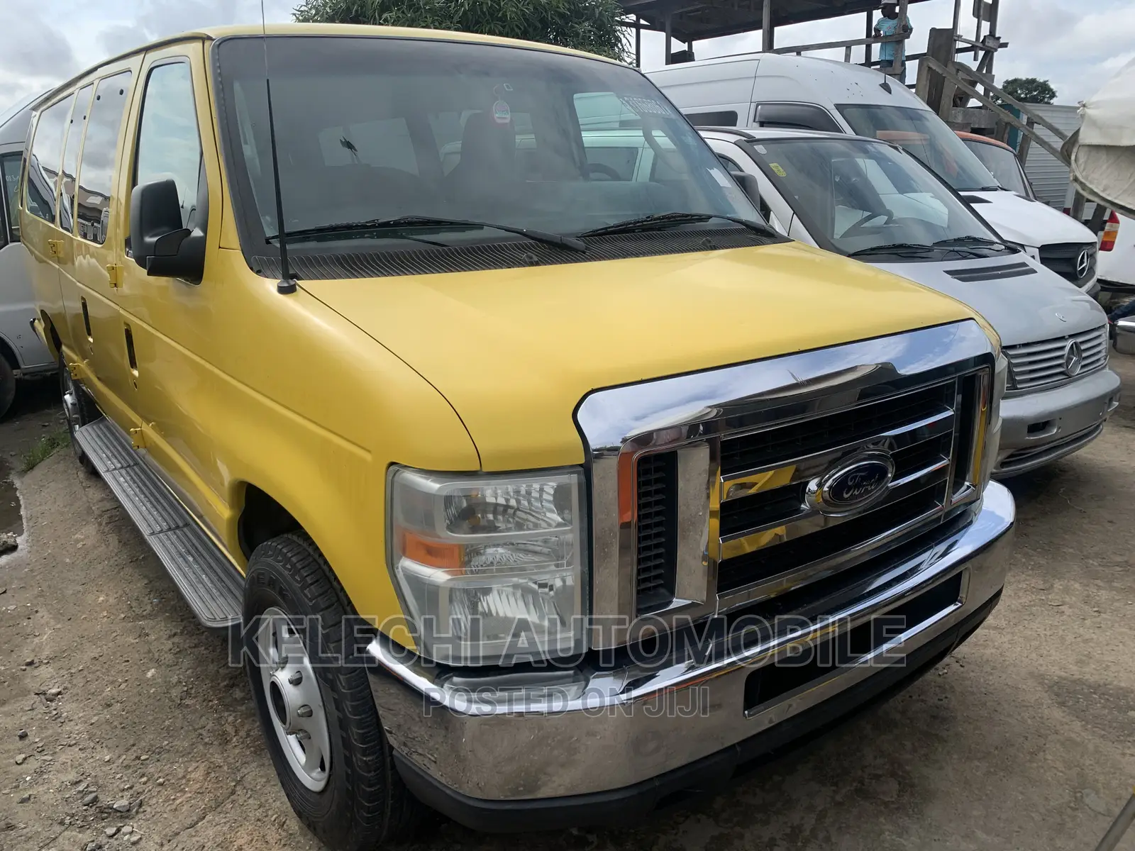 Ford E350 2009 Yellow