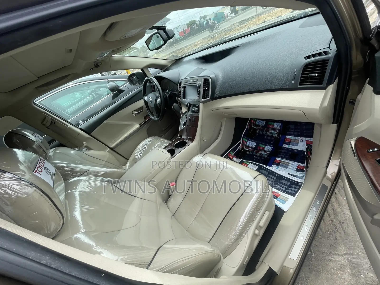 Toyota Venza V6 AWD 2010 Brown