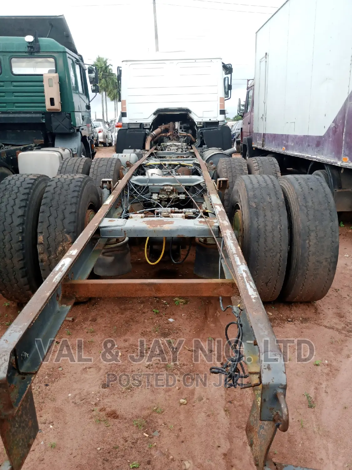 Mercedes Benz 1831 Long Chassis 10 Tyres Truck