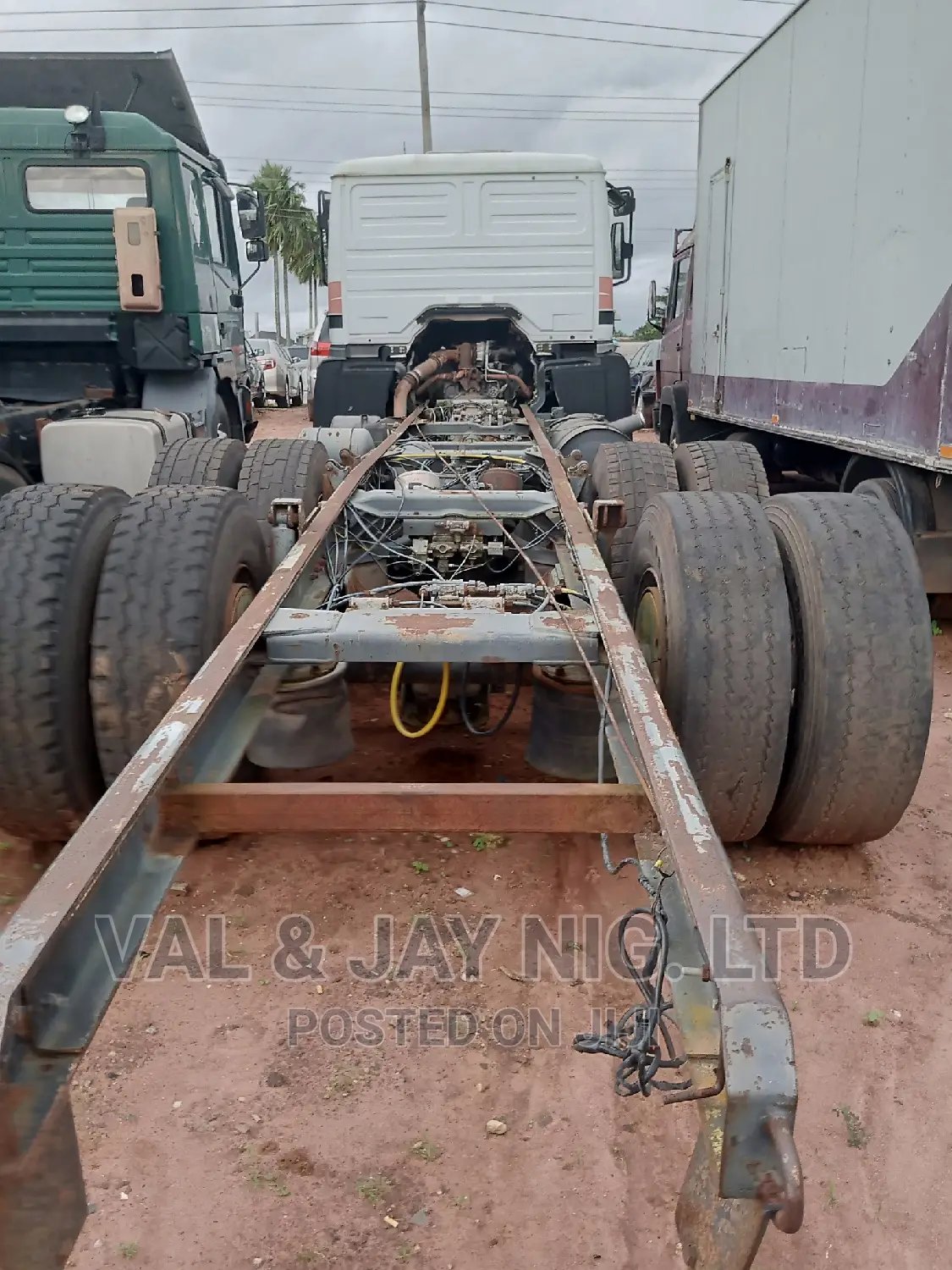 Mercedes Benz 1831 Long Chassis 10 Tyres Truck