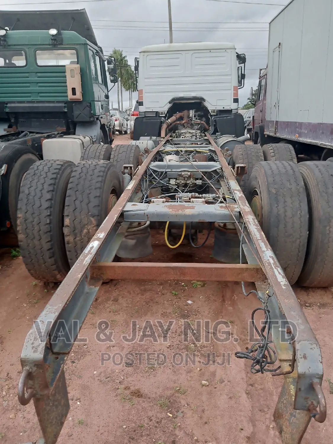 Mercedes Benz 1831 Long Chassis 10 Tyres Truck