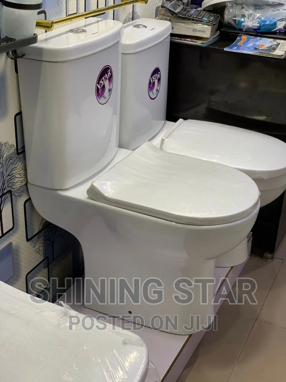 Kingbri Toilet Set