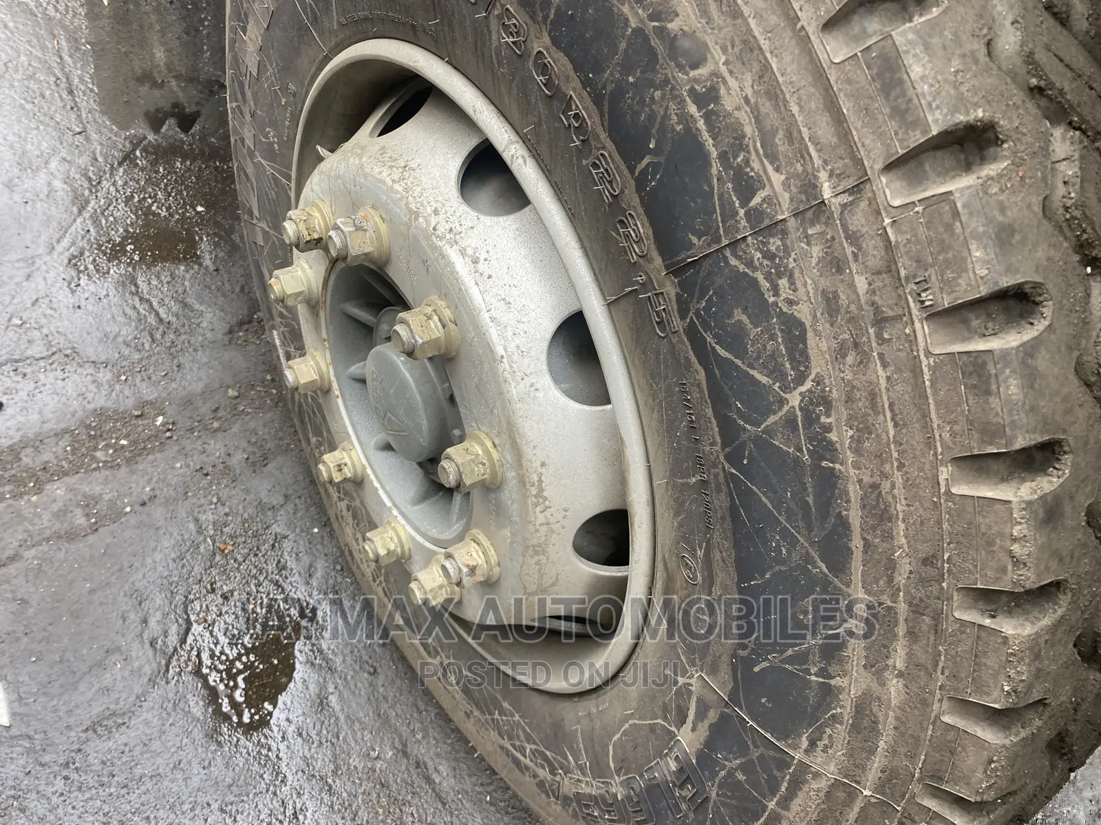 Howo Tractor Head 10tyres
