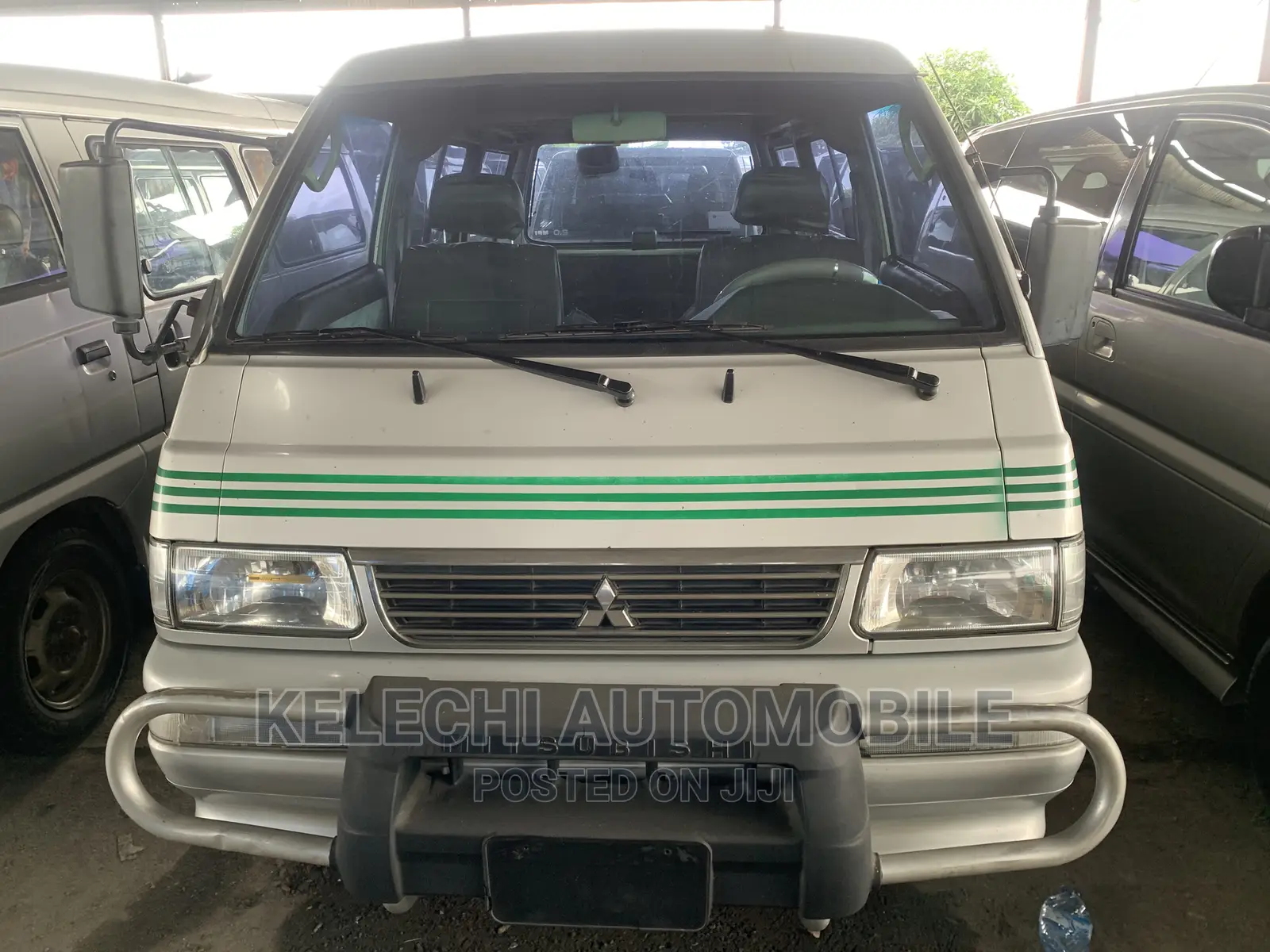 Mitsubishi L300 2004 Silver