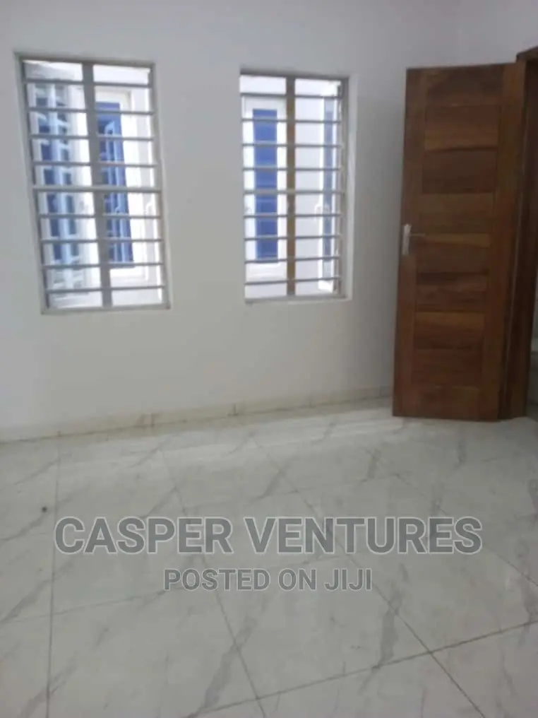 Mini Flat in Ajiran, Agungi for rent