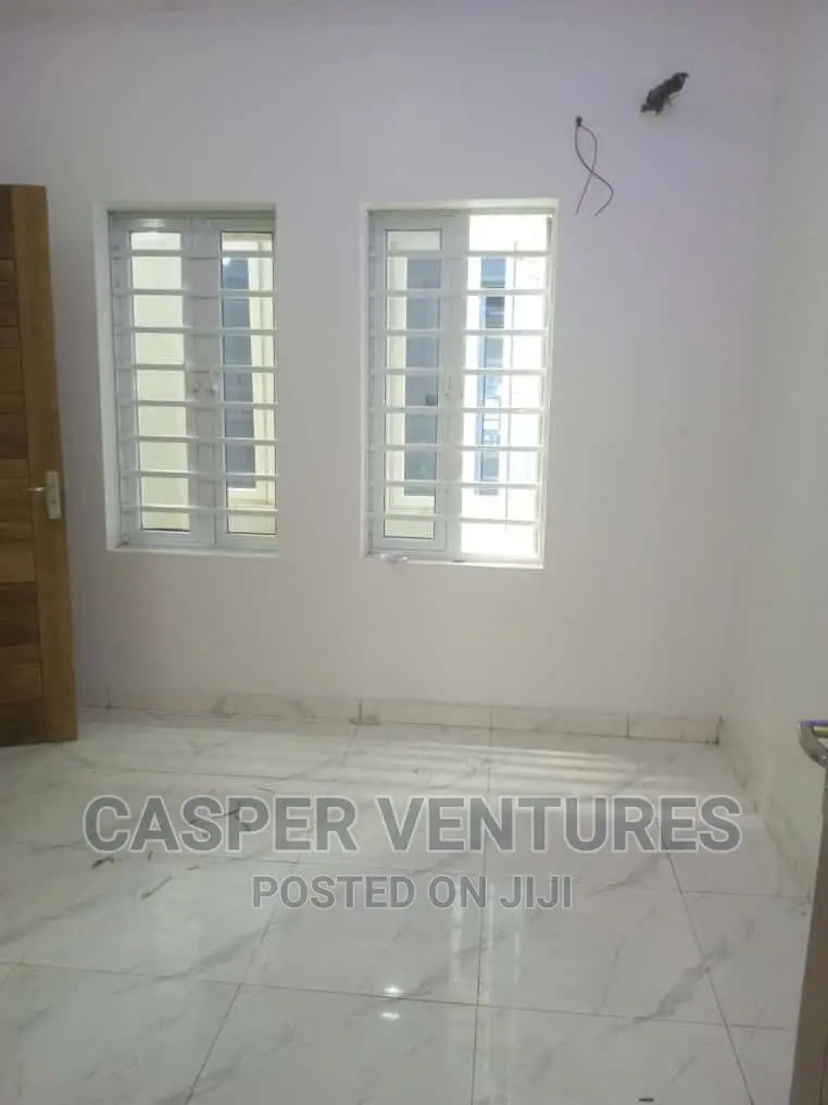 Mini Flat in Ajiran, Agungi for rent
