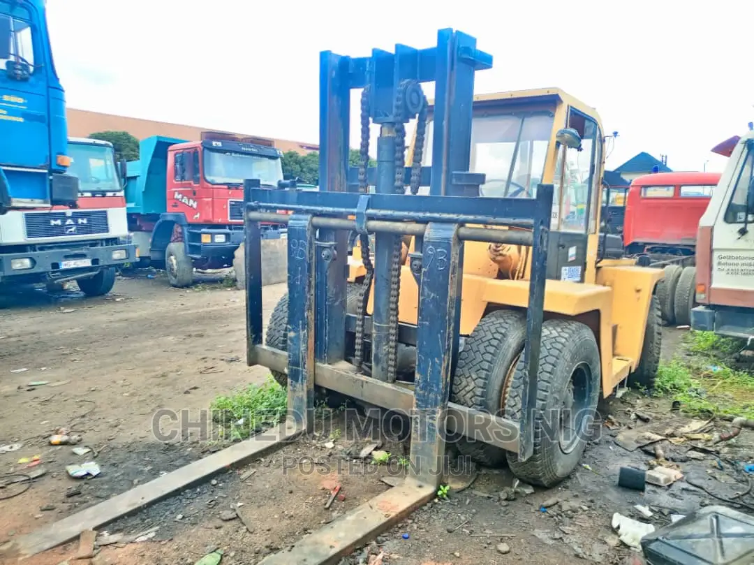 Clark Folklift 15 Tons