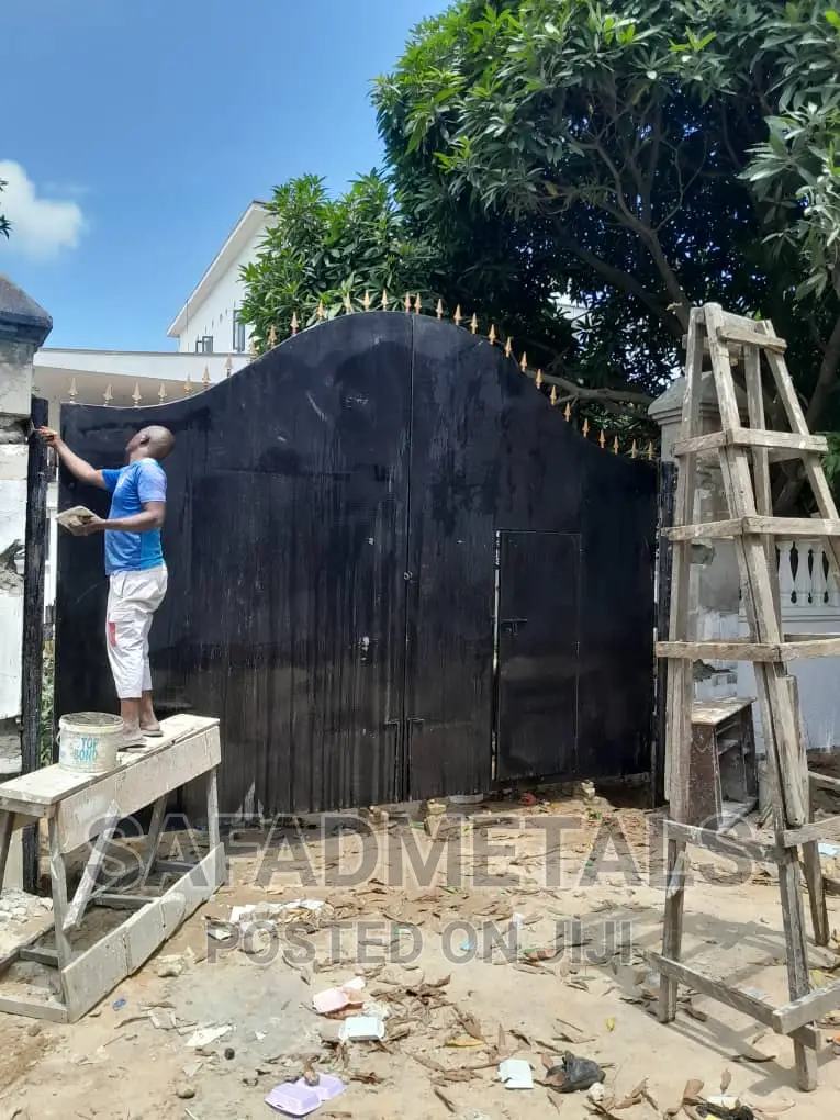 Luxury Wrought Iron Arc Gate