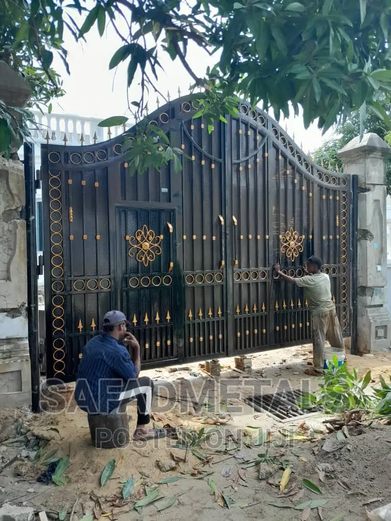 Luxury Wrought Iron Arc Gate