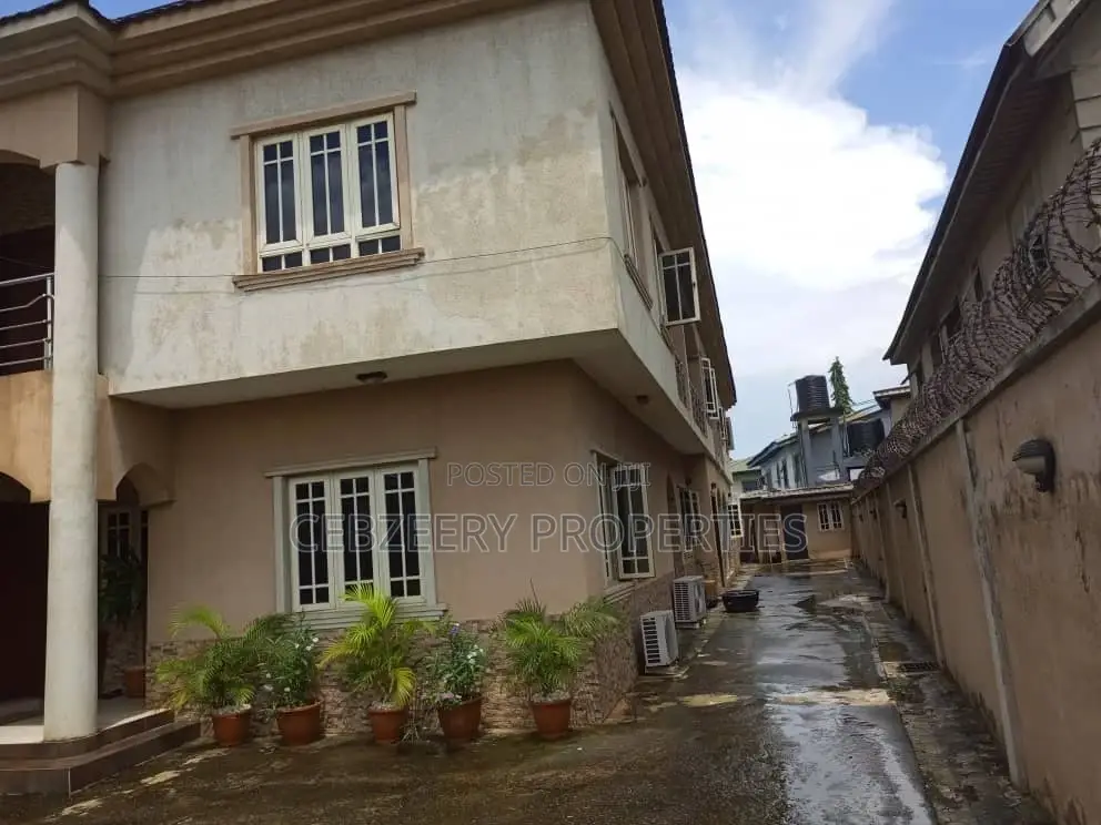 10bdrm Block of Flats in Berger for sale