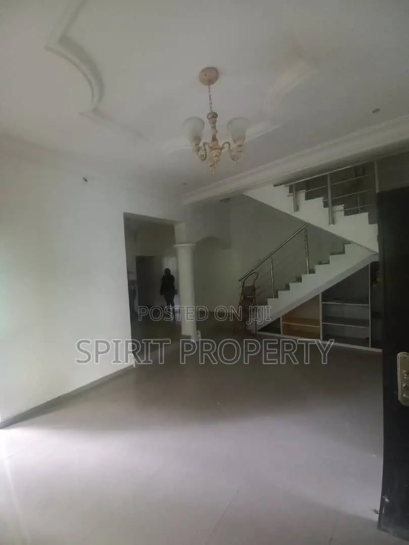 6bdrm Duplex in Magodo Gra for rent
