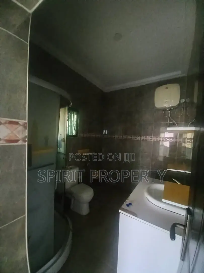 6bdrm Duplex in Magodo Gra for rent