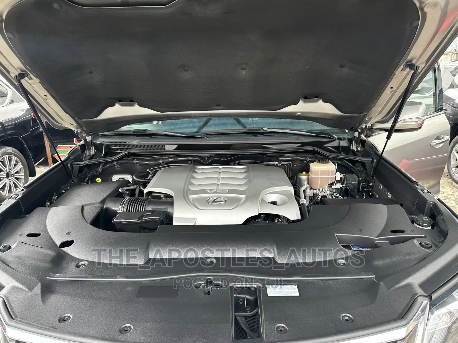 Lexus LX 570 AWD 2017 Gold
