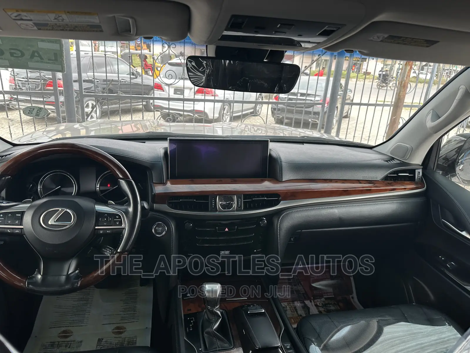 Lexus LX 570 AWD 2017 Gold