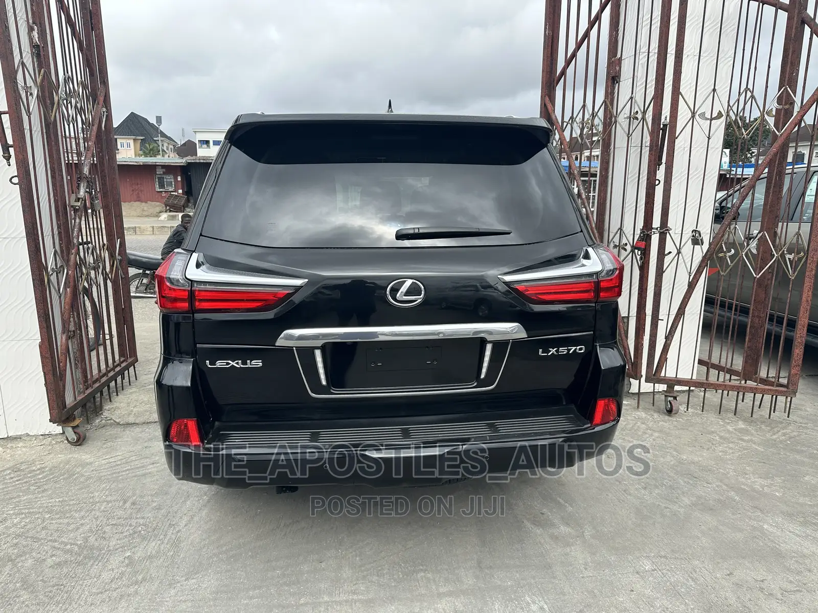 Lexus LX 570 (5 seats) AWD 2018 Black