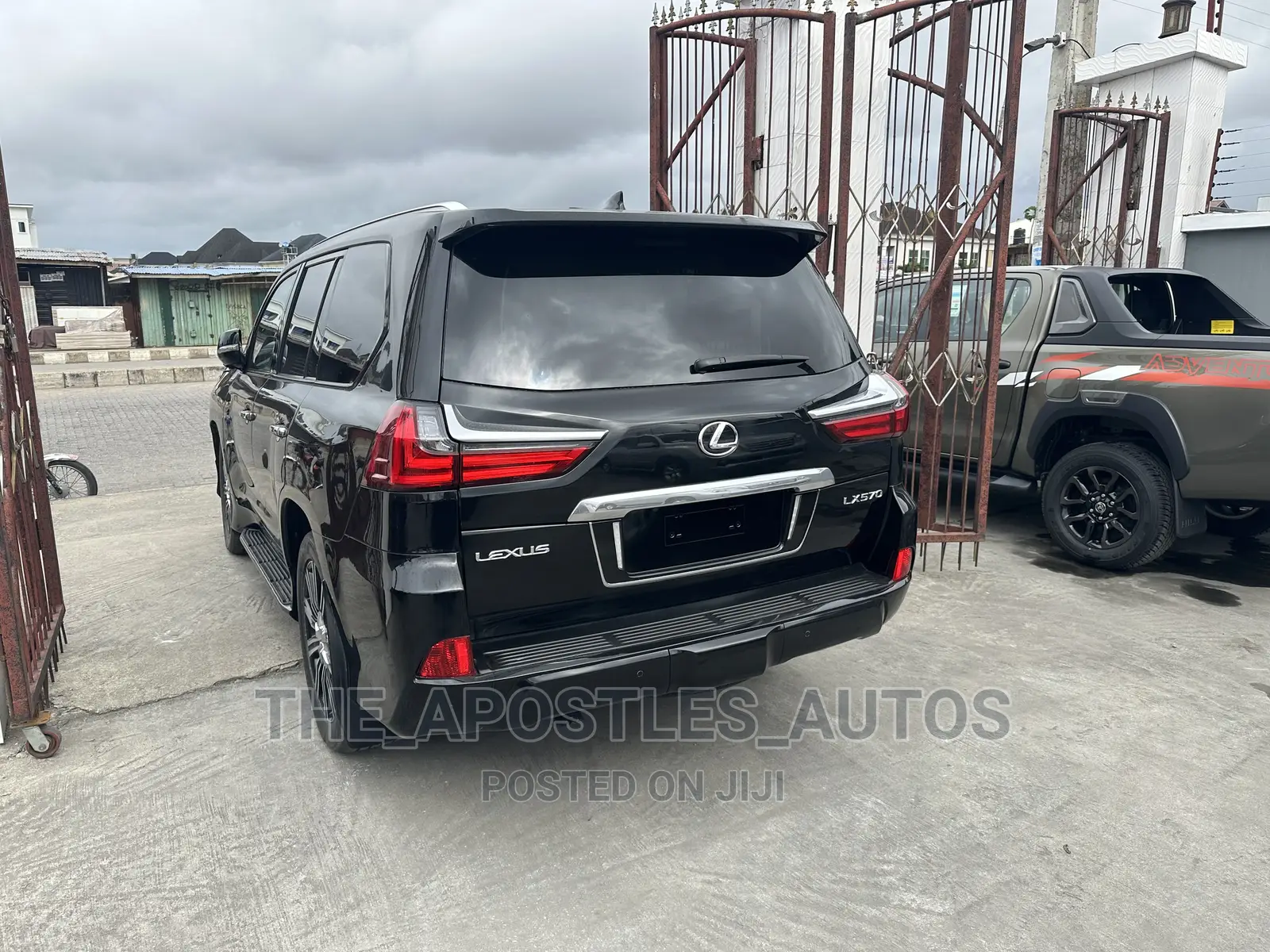 Lexus LX 570 (5 seats) AWD 2018 Black