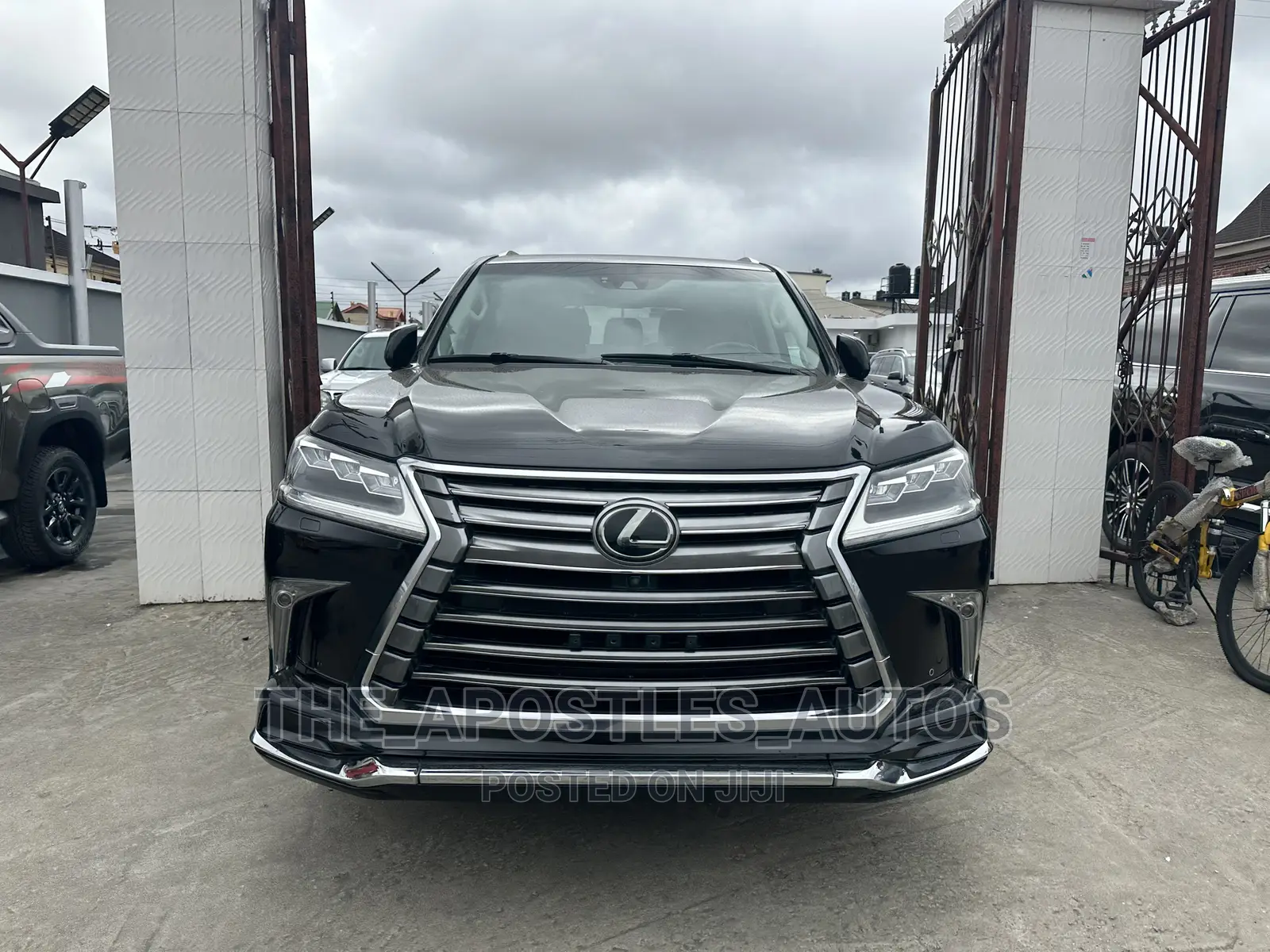 Lexus LX 570 (5 seats) AWD 2018 Black