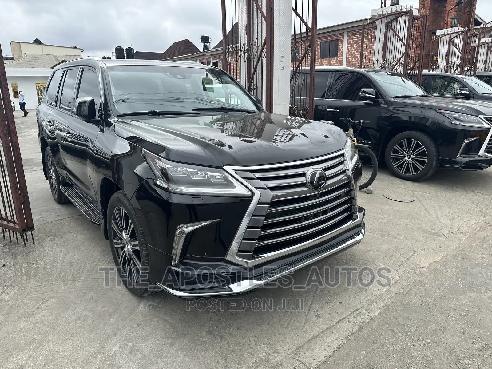 Lexus LX 570 (5 seats) AWD 2018 Black