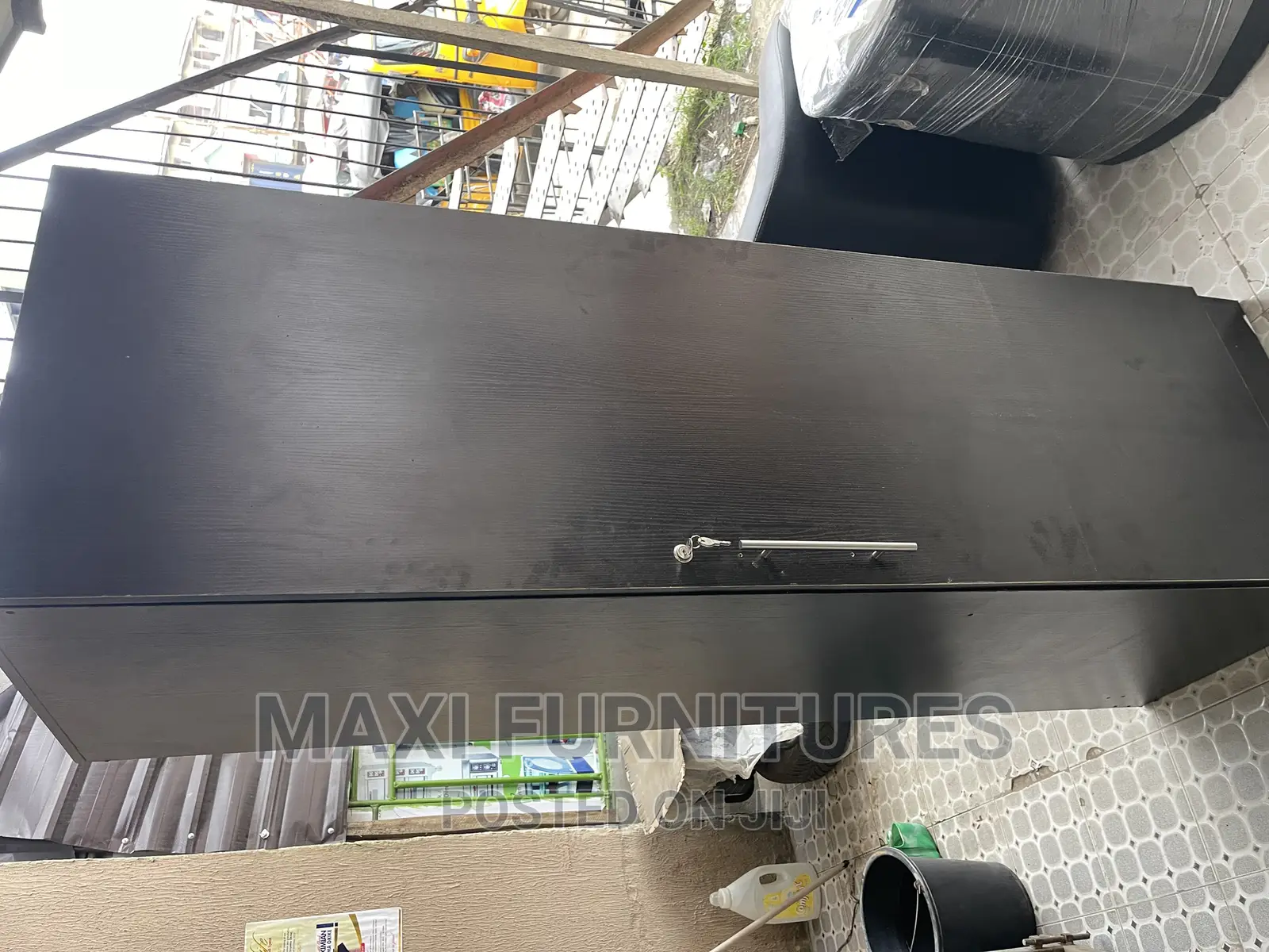 Single Door Wardrobe