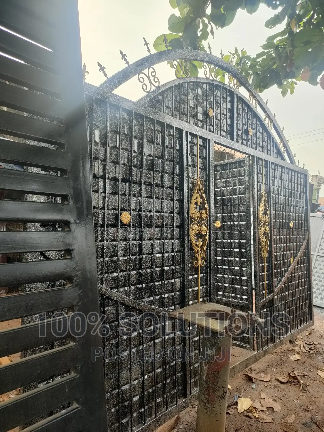 Luxury Standard Rolling Gate for Sale.