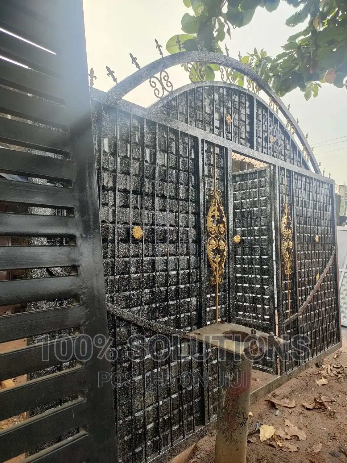 Luxury Standard Rolling Gate for Sale.